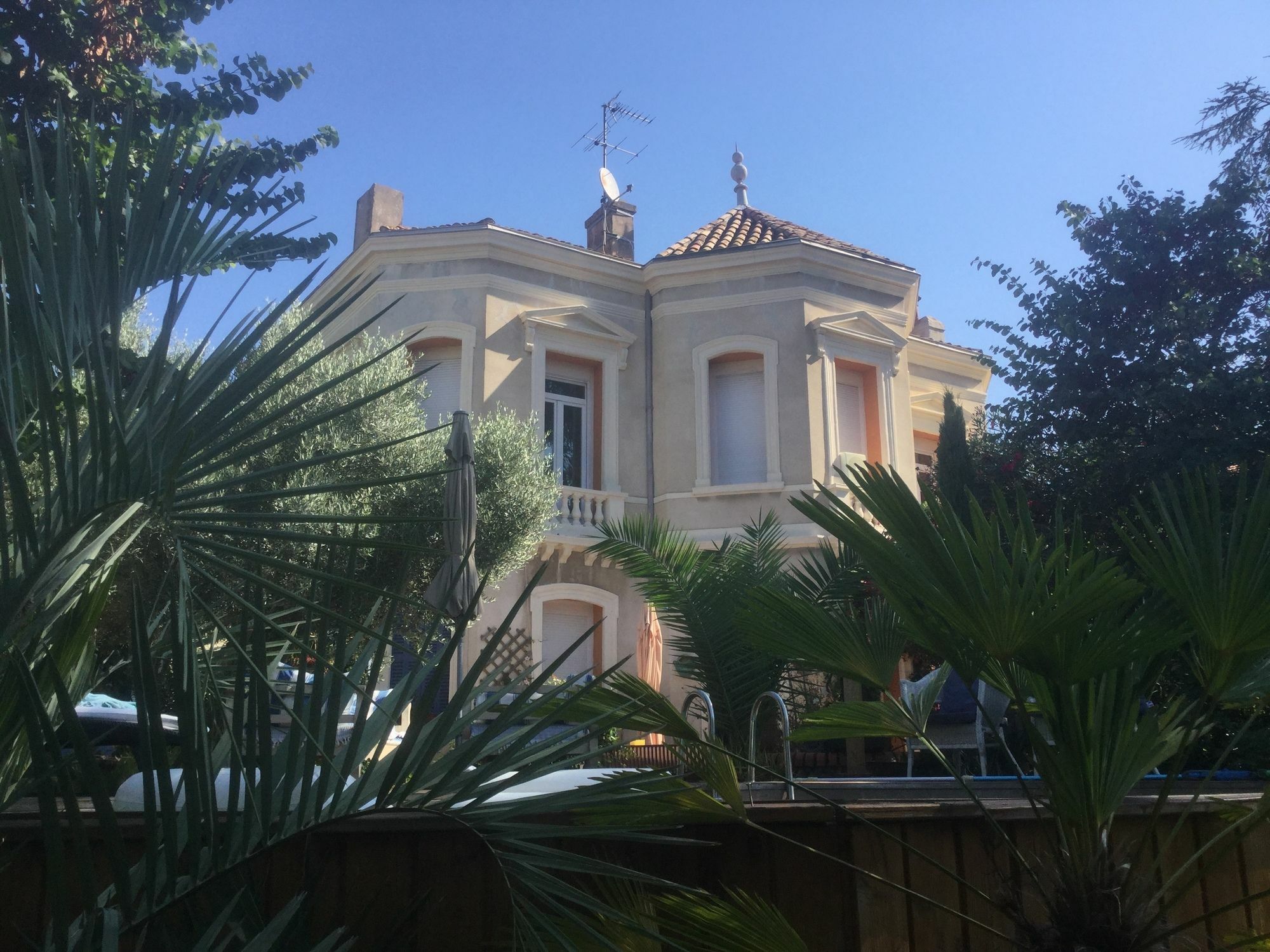 A L'Ombre Du Cedre Hotel Hyères Exterior foto
