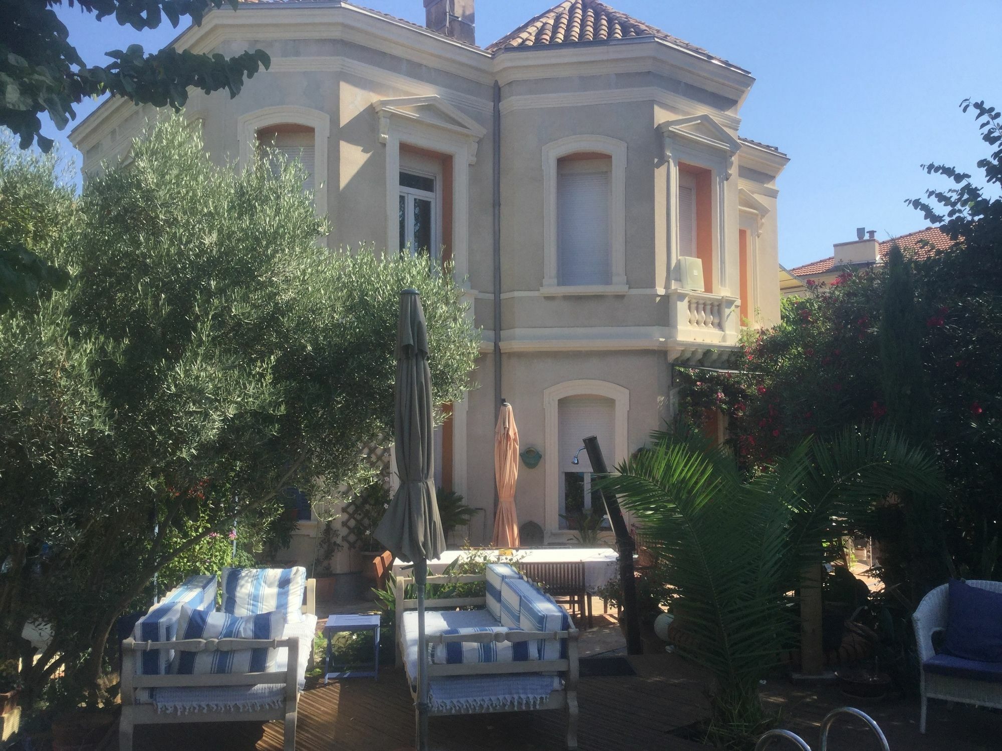 A L'Ombre Du Cedre Hotel Hyères Exterior foto